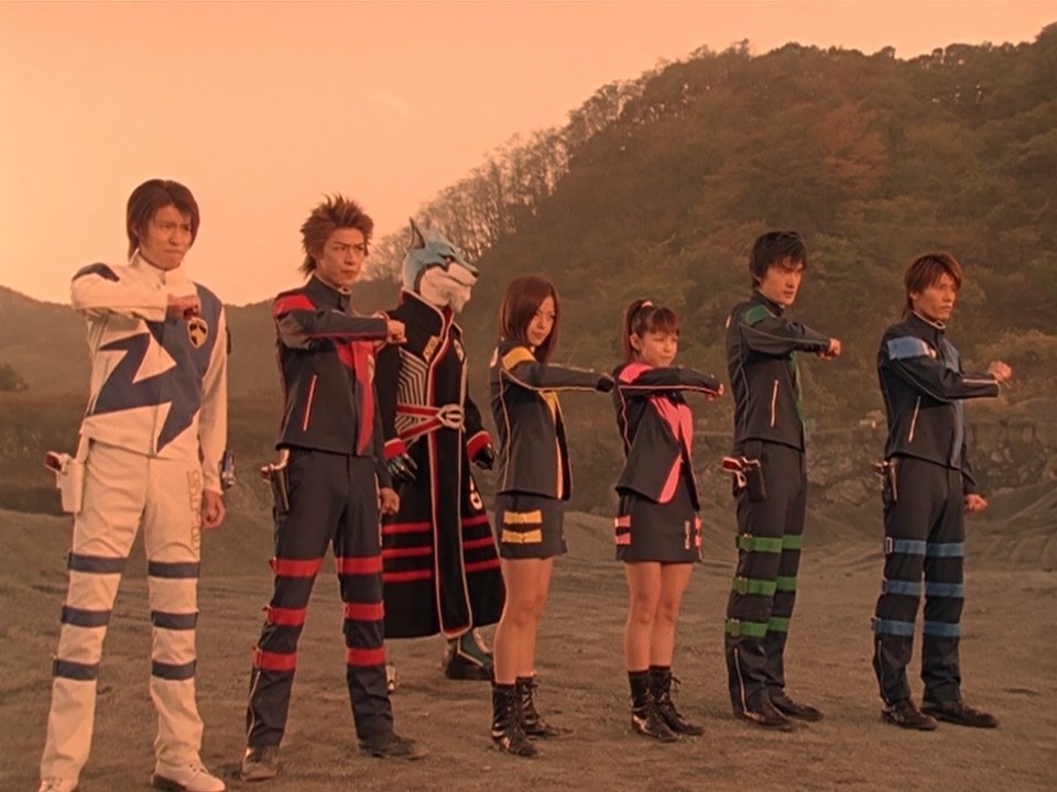 DEKARANGER_44.mkv_snapshot_22.37_[2022.10.13_17.44.43]